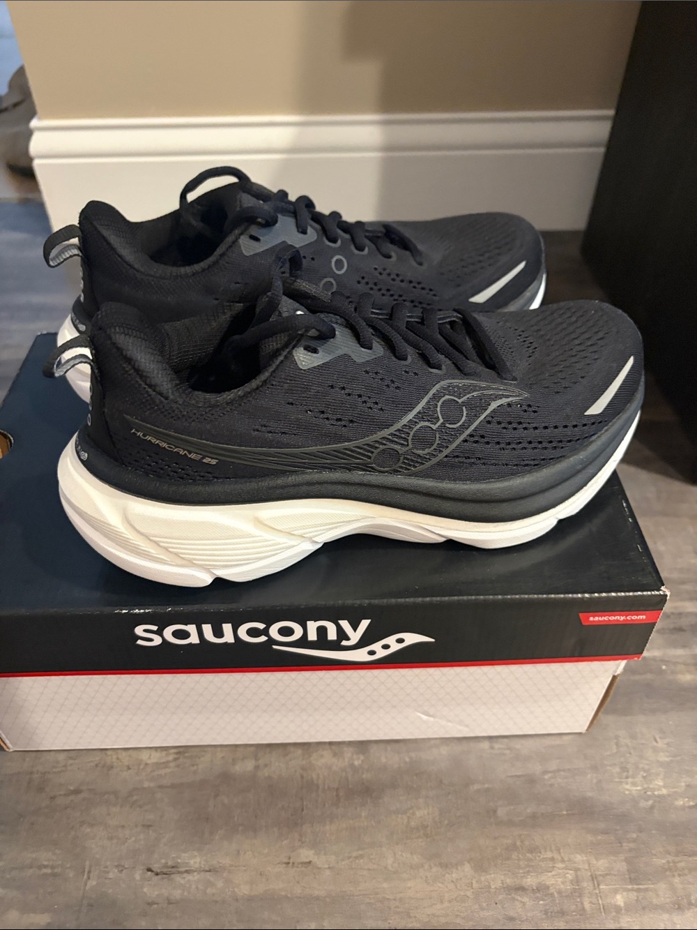 Saucony Hurricane 25